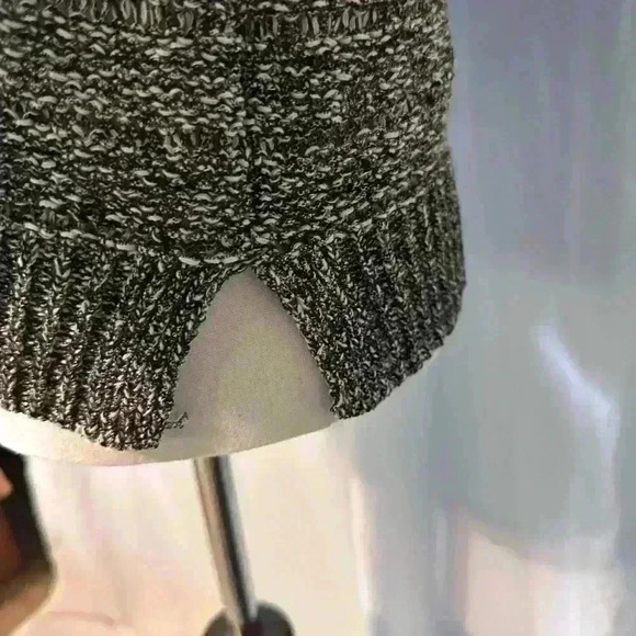 Apt 9 Black And White Dressy Women’s Sz M Sweater. Split Sides. CottonPoly Blend - Picture 4 of 8